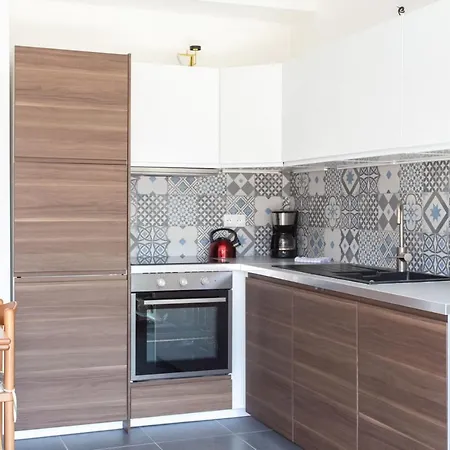 Hibiscus Furnished Flat *
