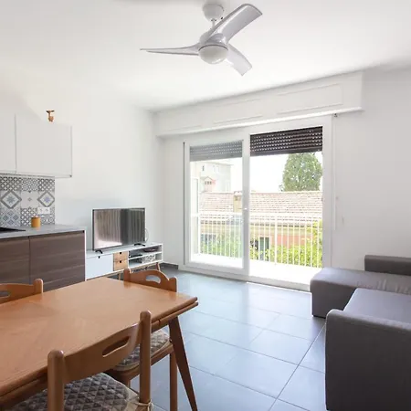 Appartement Hibiscus Furnished Flat *